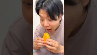 The buzzworthy giant mango gummy bears are easy to peel and super tasty!!